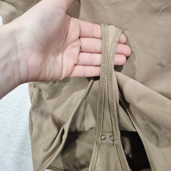 Abercrombie & Fitch Soft A&F Tan Square Neck Seamless Bodysuit Size XL - Picture 9 of 9